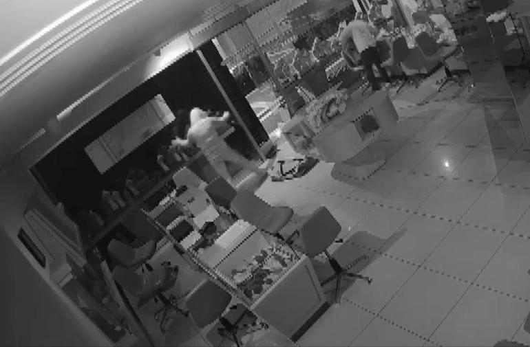 Fatihte kuyumcudan 600 bin dolarlık soygun kamerada