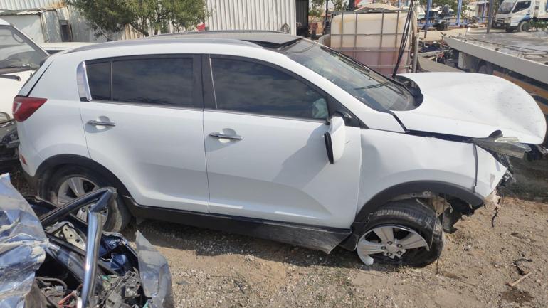 Otomobil, araca ve duvara çarparak takla attı; sürücü ağır yaralı