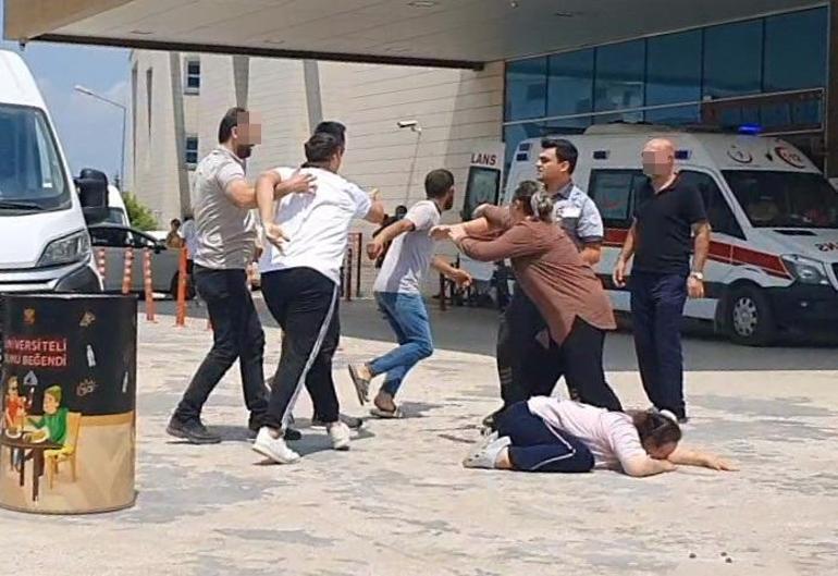 Bebeğinin ölüm haberini alan anne, eşinin ailesine saldırdı