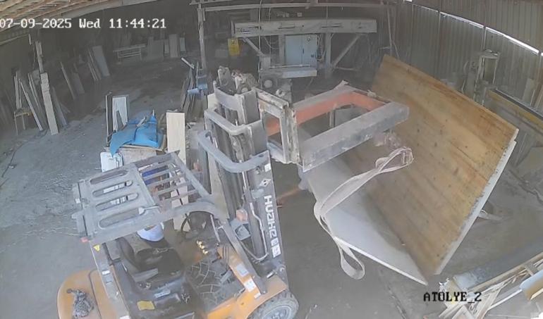 Üzerine 300 kiloluk mermer plaka düşen Furkan öldü; o anlar kamerada