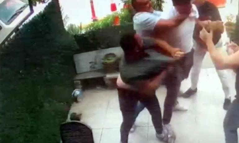 Kız arkadaşını hatalı park nedeniyle uyaran esnafı yumrukladı