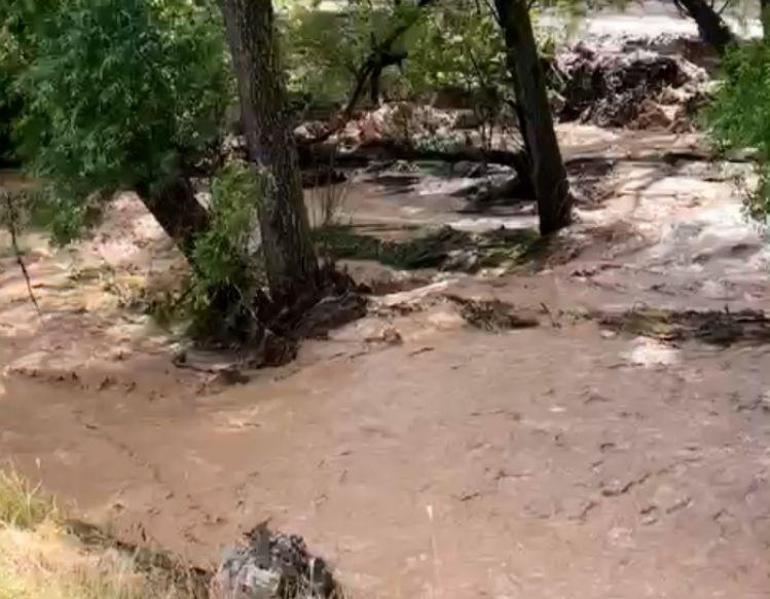 Mersinde sağanak, sel ve taşkına yol açtı