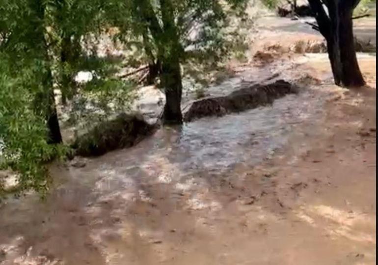 Mersinde sağanak, sel ve taşkına yol açtı