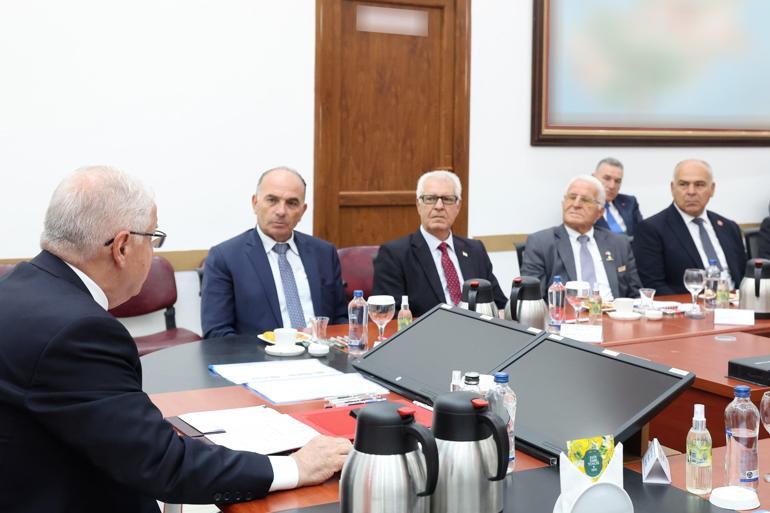 Bakan Güler, Kıbrıs Şehit ve Gazi Dernekleri’nin üyeleriyle bir araya geldi