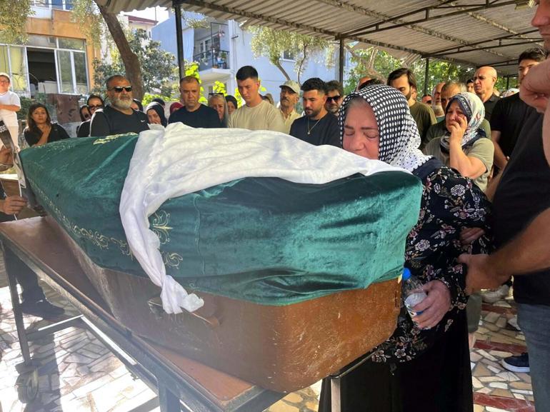 Boşandığı eşi tarafından öldürülen Demetin cenazesi yakınları tarafından teslim alındı