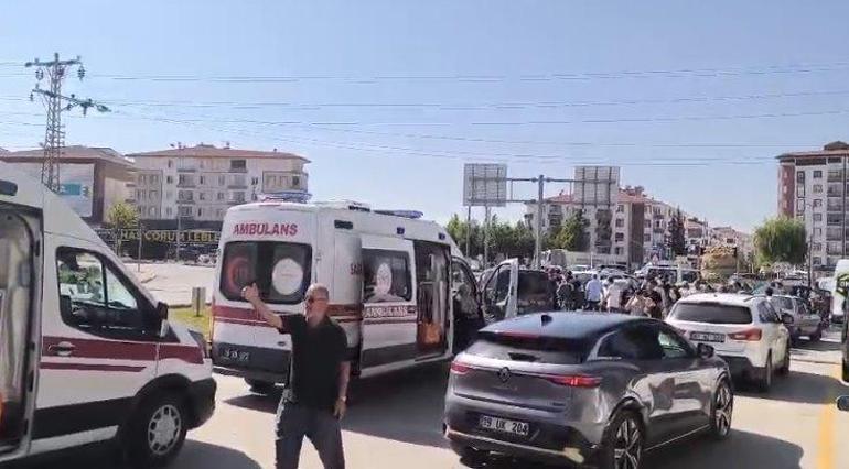 5 otomobilin karıştığı zincirleme kazada 6 yaralı