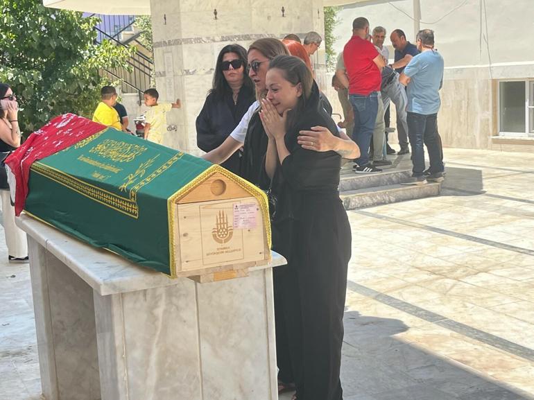 Yarış sunucusu Esen Gök, memleketi Aydında son yolculuğuna uğurlandı