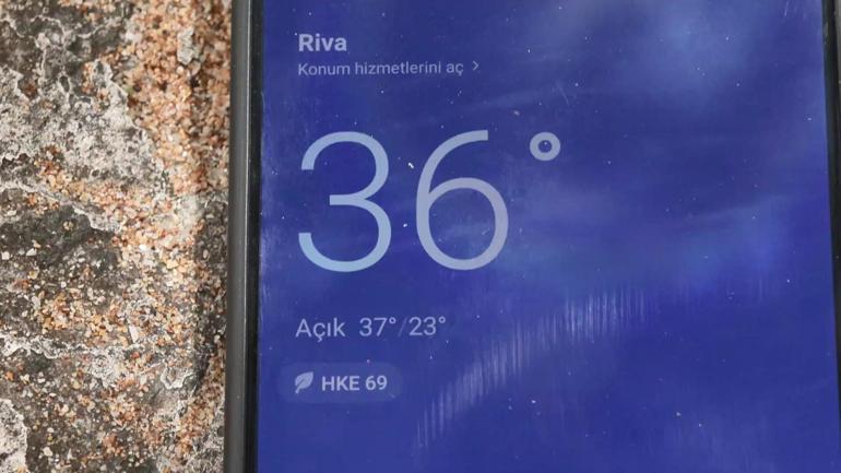 Sıcak havadan bunalanlar Riva 2’nci Koy Plajına akın etti