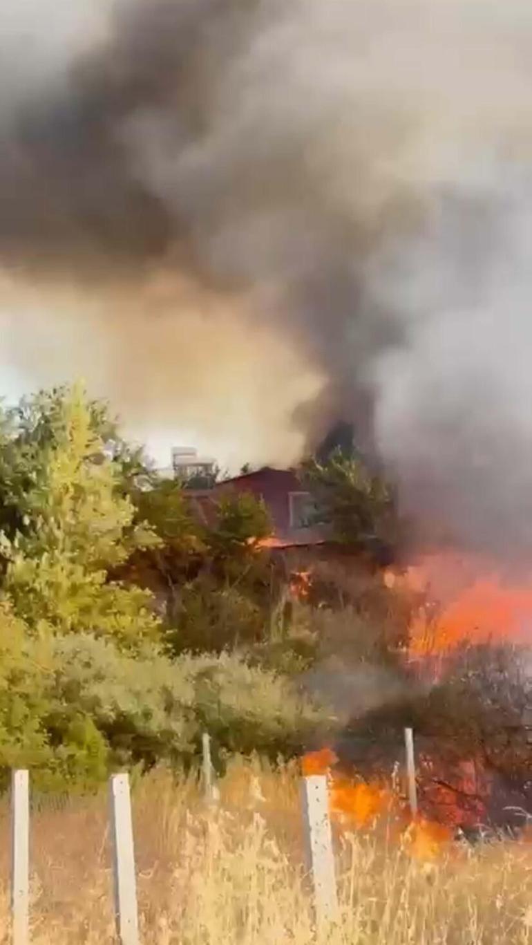 İzmir’de tarım arazisinde yangın