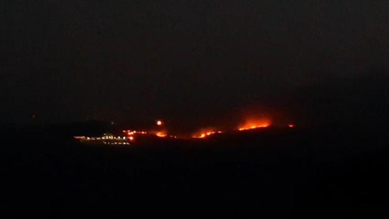 Balıkesir’de otluk alanda çıkan yangına ekiplerin müdahalesi sürüyor