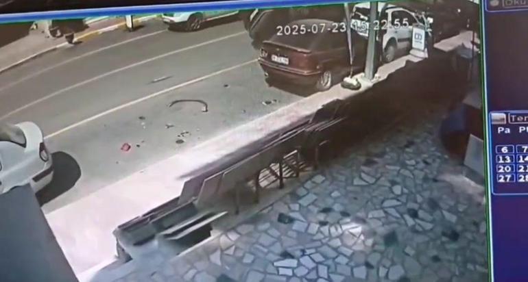 Yalovada cip, park halindeki 2 otomobile çarparak devrildi; kaza kamerada