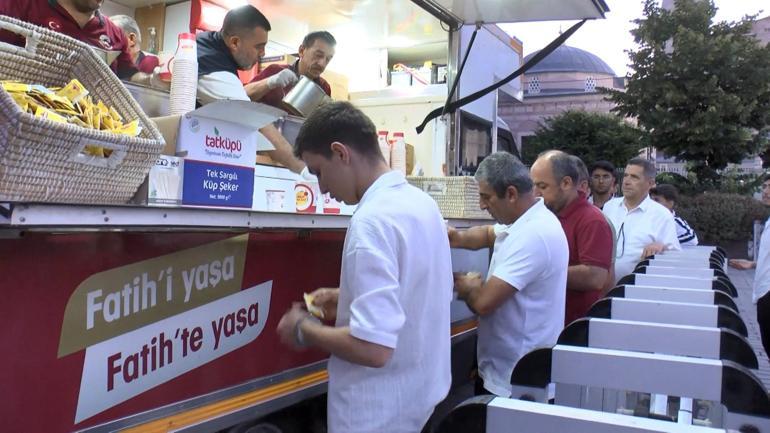 Ayasofyanın ibadete açılışının 5inci yılı vesilesiyle sabah namazında bir araya gelindi