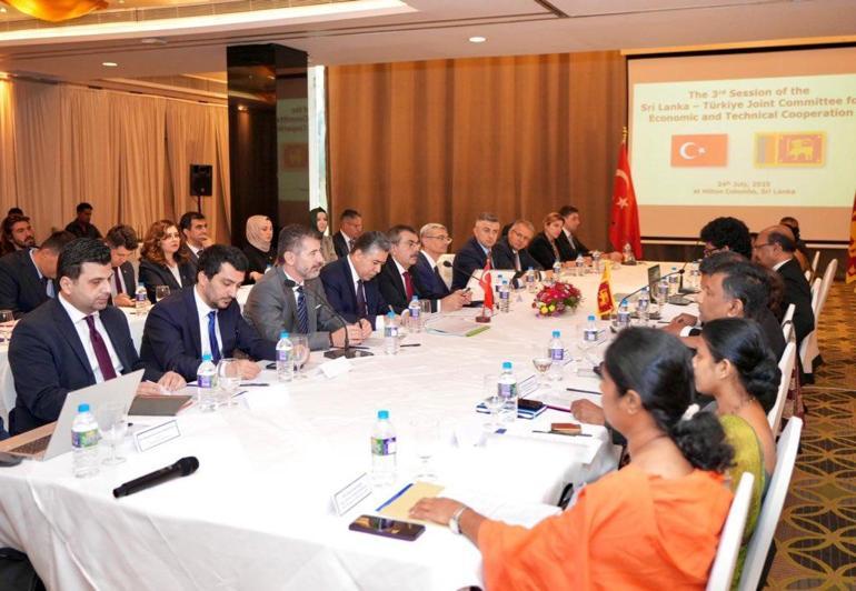 Bakan Tekin, Sri Lanka’da