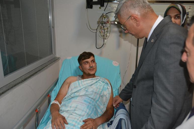 Bakan Memişoğlu, orman yangınında yaralananları ziyaret etti