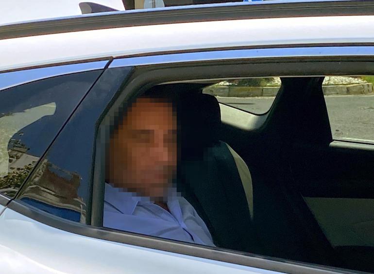 4.25 promil alkollü doktorun kullandığı kamyonet, kaldırımda yürüyen 2 kişiye çarptı; kaza kamerada