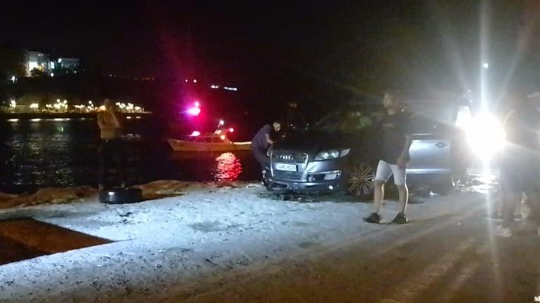 Silivride otomobil denize düştü; içindeki kişi son anda kurtuldu