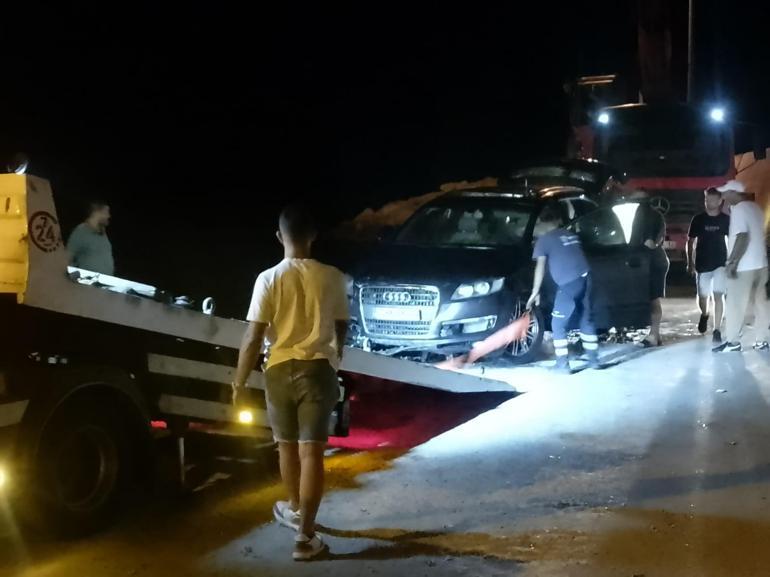 Silivride otomobil denize düştü; içindeki kişi son anda kurtuldu