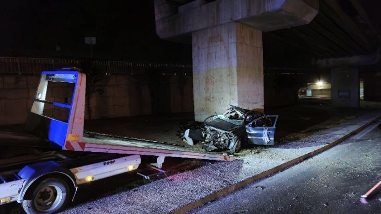 Otoyol bağlantı köprüsünün ayağına çarpan otomobilin sürücüsü öldü
