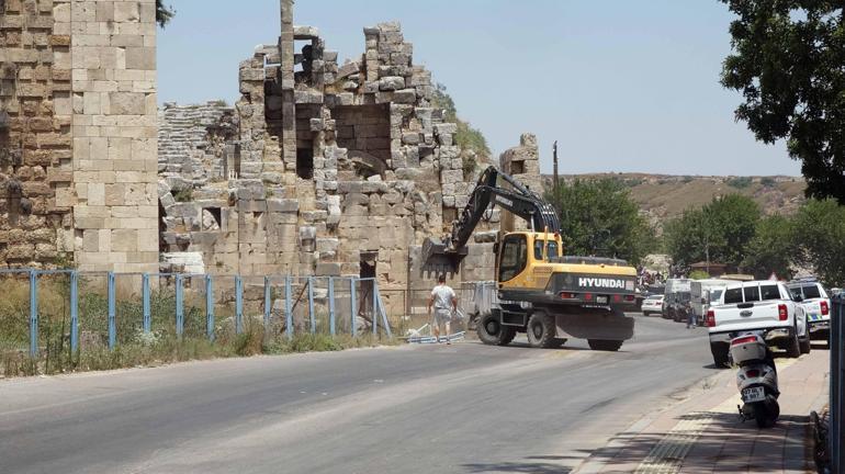 Antalyada rekor sıcaklıkta orman yangını fırtınası