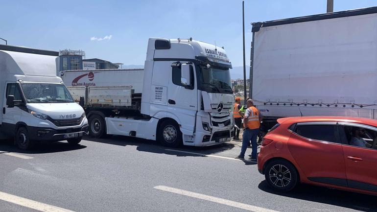 Kocaeli’de zincirleme kaza; 4 yaralı