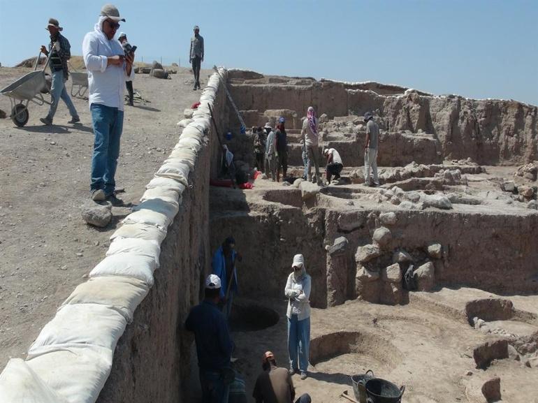 Kilisteki Oylum Höyükte, sıcak havaya rağmen kazı çalışmaları sürüyor