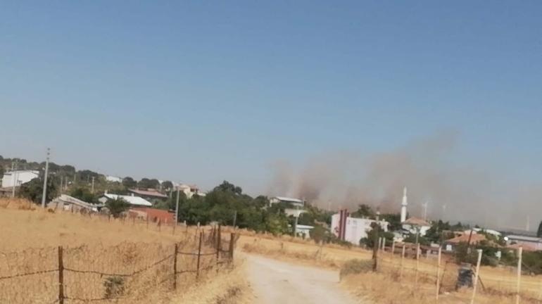 Çanakkaledeki tarım arazisinde çıkan yangın kontrol altında