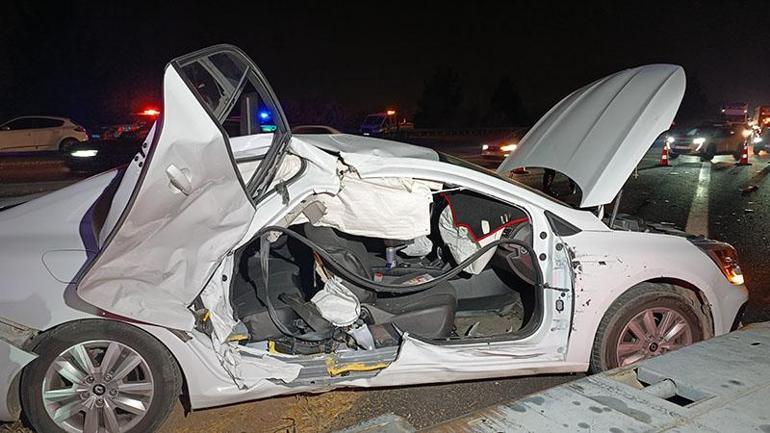 Adana’da TIR, yol kenarındaki 3 araca çarptı; 8 yaralı