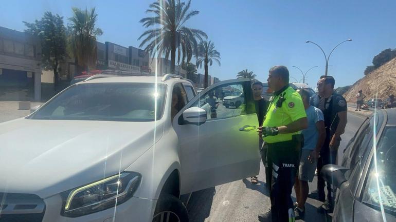 Şarkıcı Dilan Çıtak aracını polisin üzerine sürdü; havaya ateş açılarak durduruldu