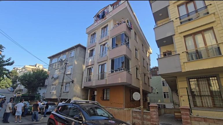 Sancaktepede tartıştığı anne ve babasını bıçakla öldüren şüpheli tutuklandı