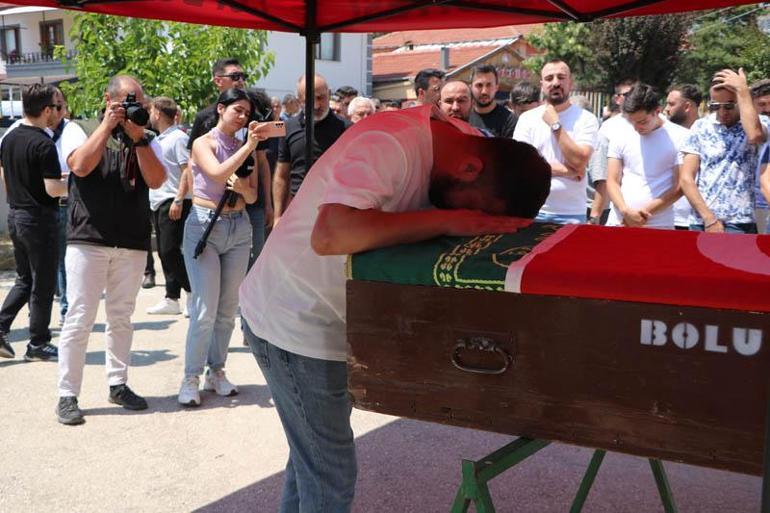 Bursa yangınında ölen gönüllü, gözyaşlarıyla uğurlandı