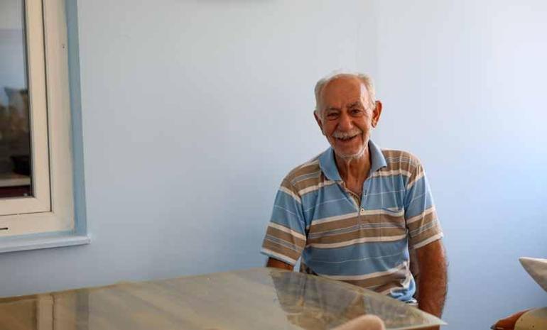 Tahliye edilen dede ve torunları, yeni evlerine taşındı