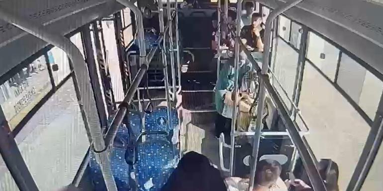 Otobüs şoförü, rahatsızlanan yolcuyu hastaneye ulaştırdı