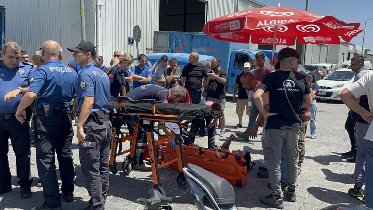 Motosikletle hafif ticari aracın çarpıştığı, 2 kişinin yaralandığı kaza kamerada