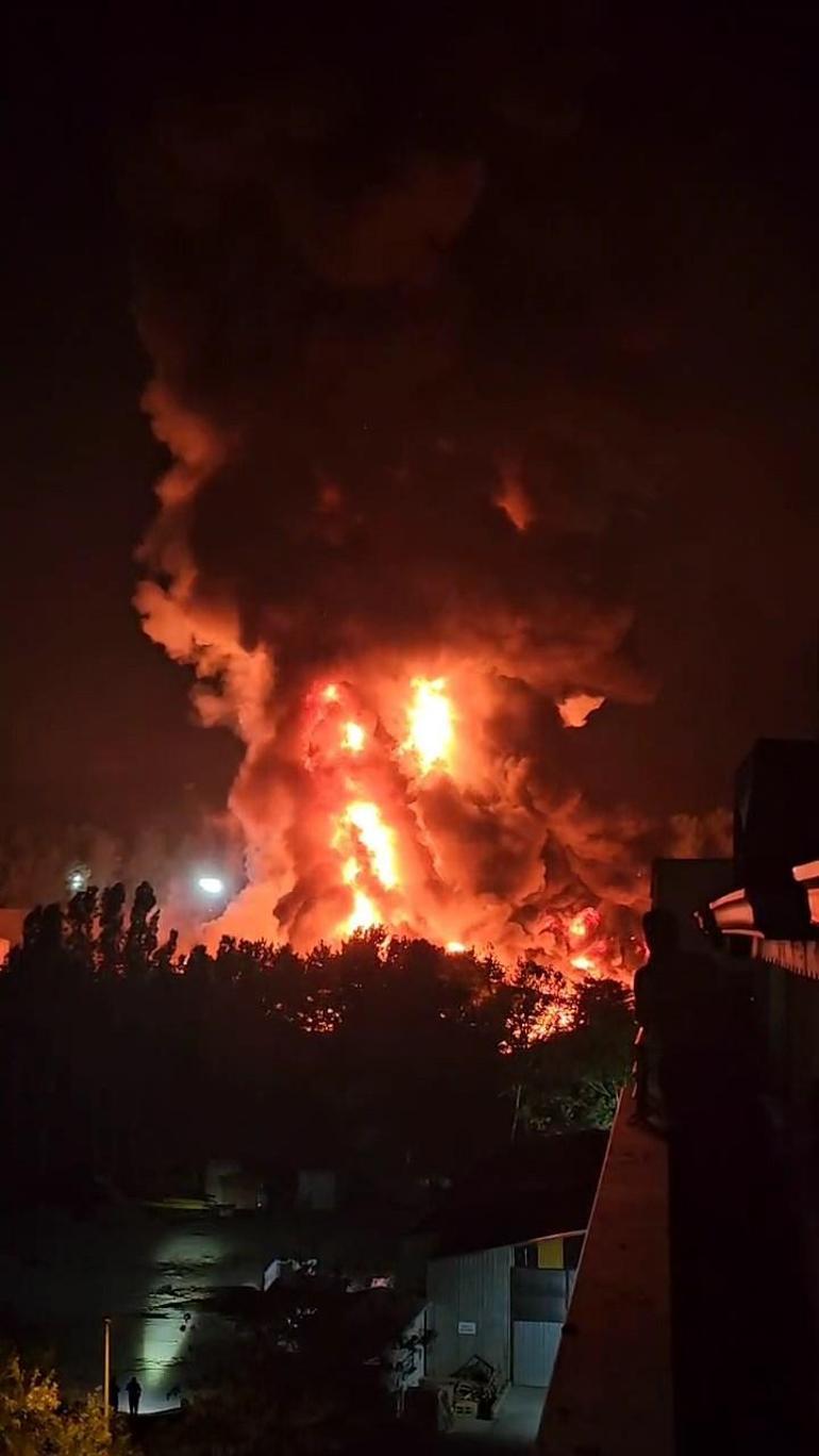 Çekmeköyde fabrikada çıkan yangın kontrol altına alındı