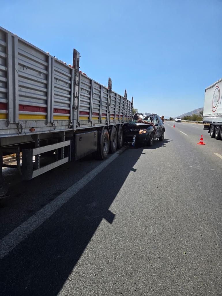 TÜLOF Başkanı ve eski CHP milletvekili Demir, kazada yaralandı