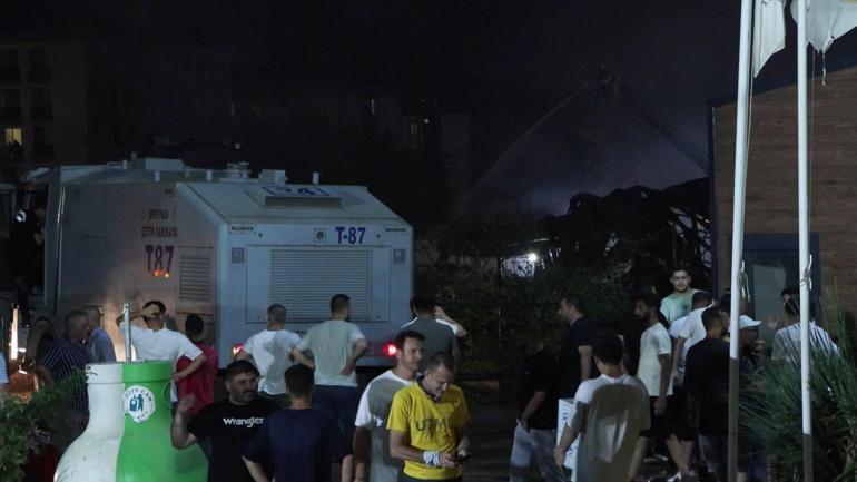 Çekmeköyde fabrikada çıkan yangın kontrol altına alındı