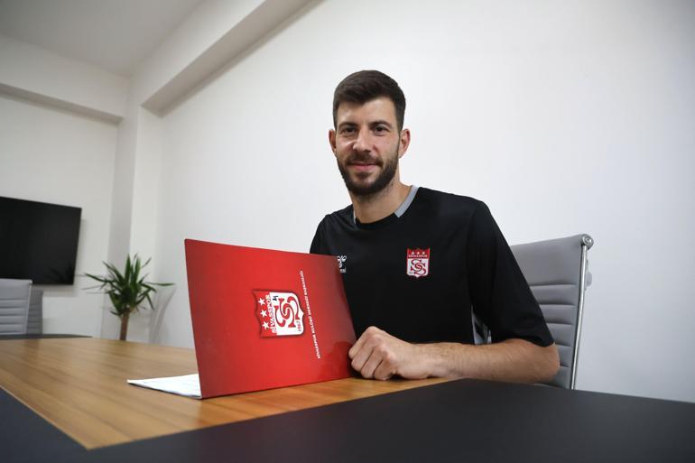 Sivasspordan Manaja veda, 3 yeni imza