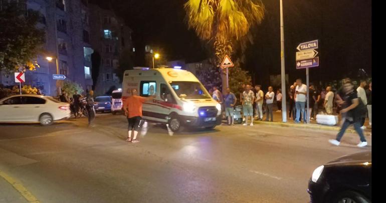 Eşinin yanında bıçaklanarak öldürüldü