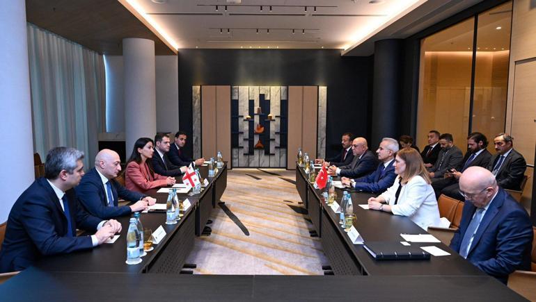 Bakan Uraloğlu, Gürcistan Ekonomi ve Sürdürülebilir Kalkınma Bakanı Kvrivishvili ile görüştü