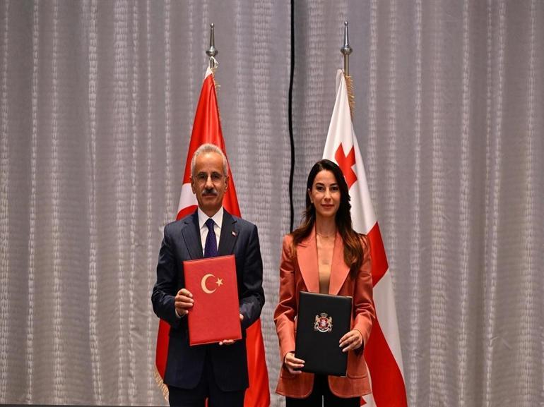 Bakan Uraloğlu: Türkiye ve Gürcistan arasında 5 milyar dolarlık ticaret hacmi hedefine ulaşmak için çalışıyoruz