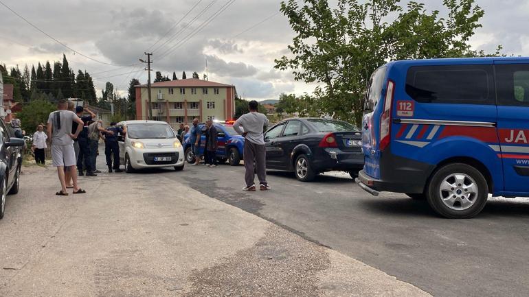 Bıçakla yaralandı, otomobille takip edip, pompalı ile ateş açtı: 5 yaralı