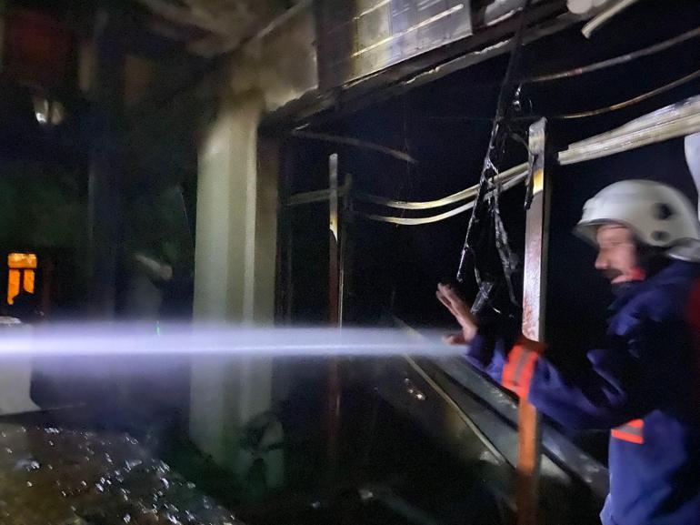 Gümüşhane’de 3 katlı otelde korkutan yangın: Yangın alarmı çalışınca bina boşaltıldı