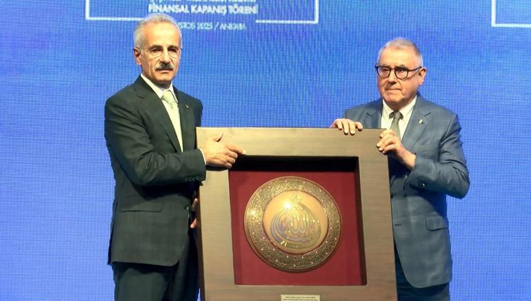 Bakan Uraloğlu: Mersinin trafik çilesini tarihe gömeceğiz