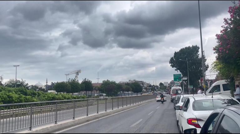 Üsküdar ve Kartalda yağmur etkili oldu