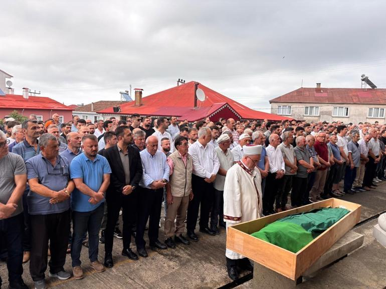 Boşanma aşamasındaki eşini öldüren şüpheli, daireye balkondan tırmanıp girmiş