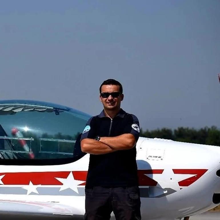 Adanada ultralight tipi eğitim uçağı kaza- kırıma uğradı; 2 yaralı