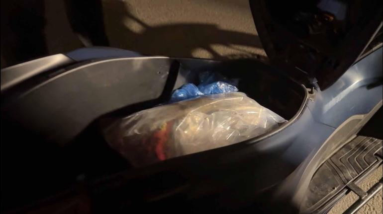 Sarıyerde motosikletli kurye uyuşturucu taşırken yakalandı