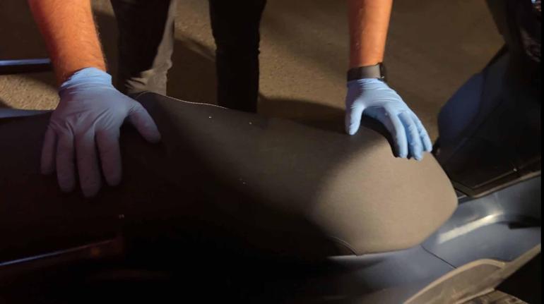 Sarıyerde motosikletli kurye uyuşturucu taşırken yakalandı