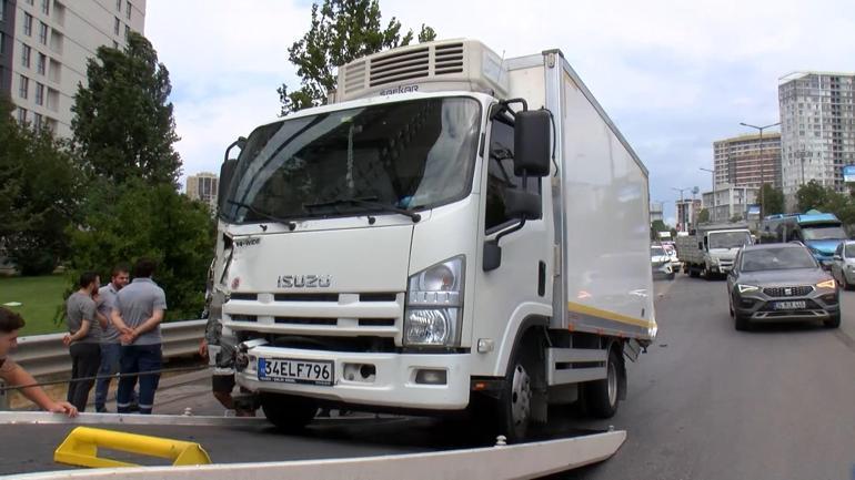 Kartalda zincirleme trafik kazası