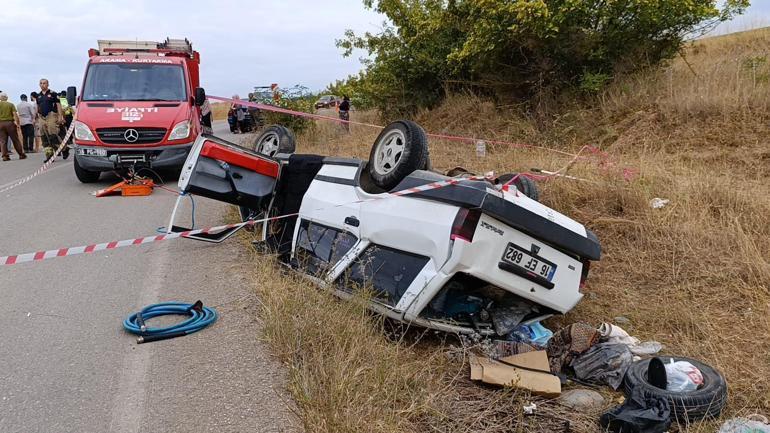 Takla atan otomobilin sürücüsü öldü, kaza yerine gelen yakınları araçta hafif yaralanan kişiye saldırdı